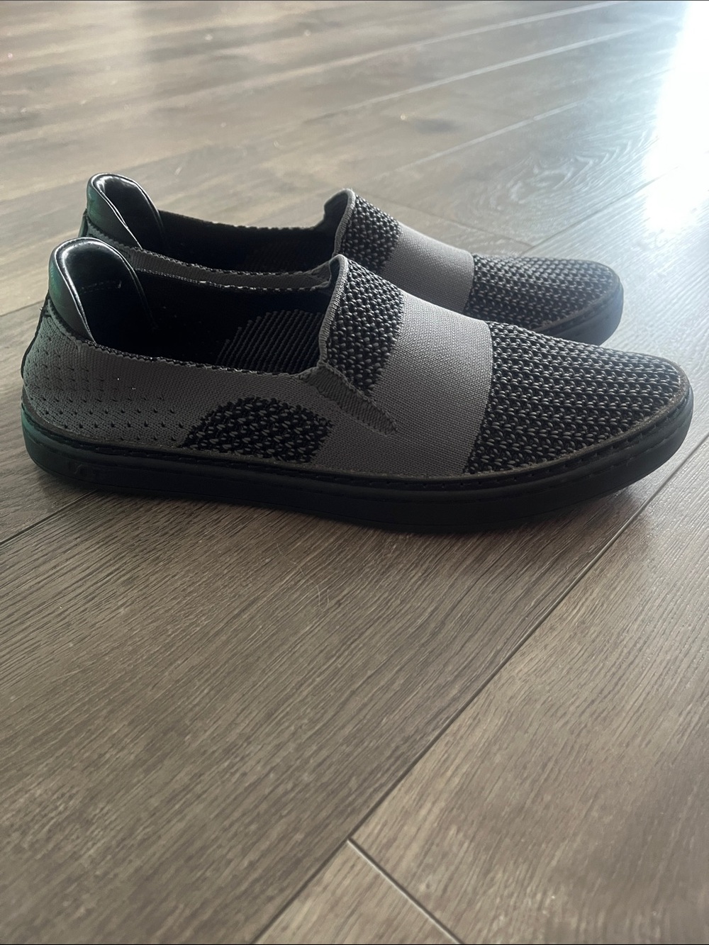UGG Sammy Slip-On Leather Sneakers Heather Gray - Picture 4 of 8